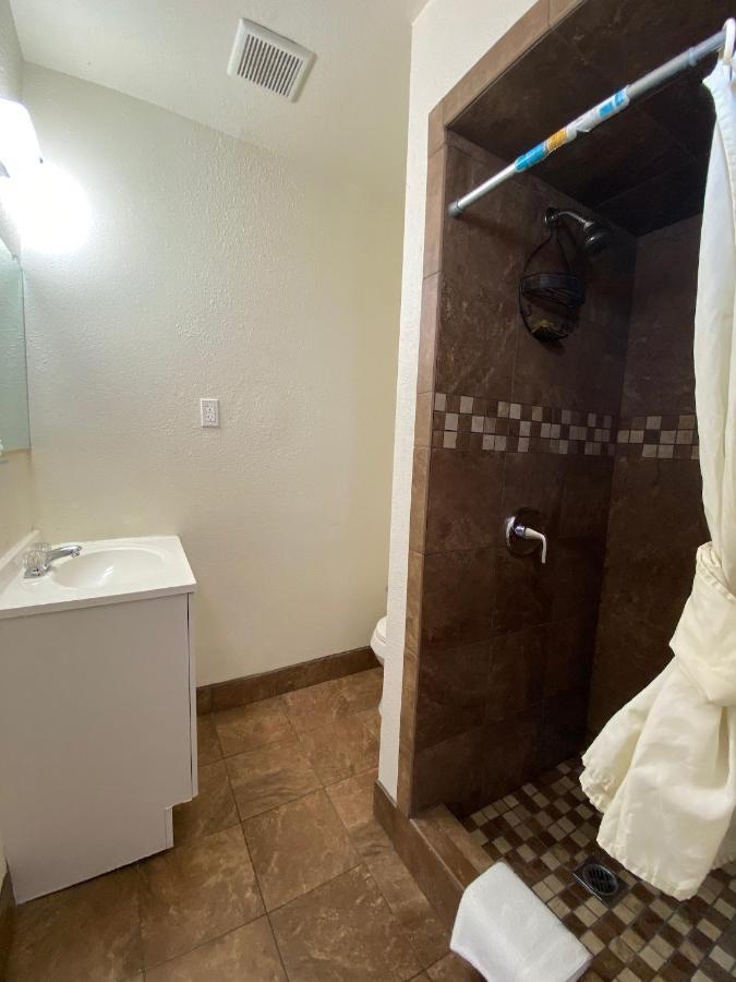 Economy Inn Пасо Роблс Экстерьер фото