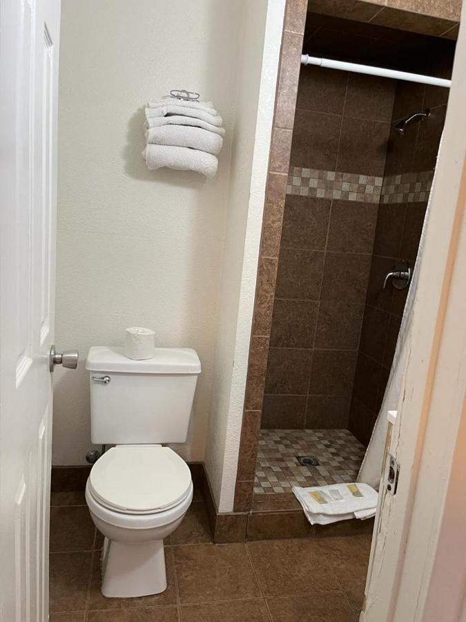 Economy Inn Пасо Роблс Экстерьер фото