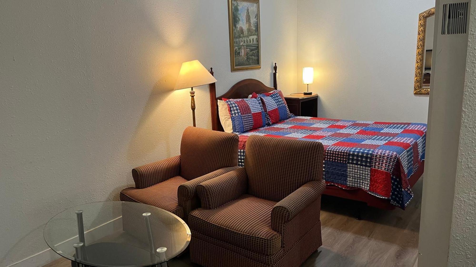Economy Inn Пасо Роблс Экстерьер фото