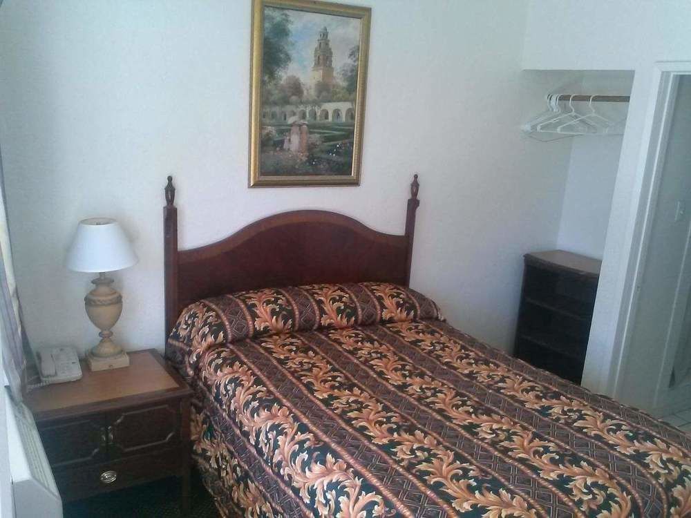 Economy Inn Пасо Роблс Экстерьер фото